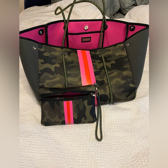 Neoprene Tote Bag + Small Clutch - Picture 7 of 11